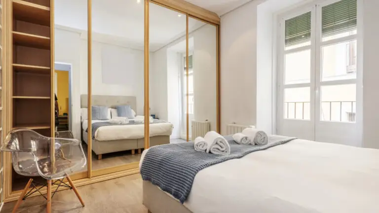 Meble do małej sypialni